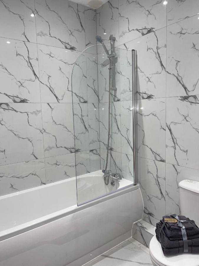 1 Bedroom Apartment - Flitwick - Contractor Friendly - Tourist Ready - Full Kitchen - Wifi - Smart Tv - Sofa Bed - Free Parking - Ideal For Short Or Long Stays Екстериор снимка