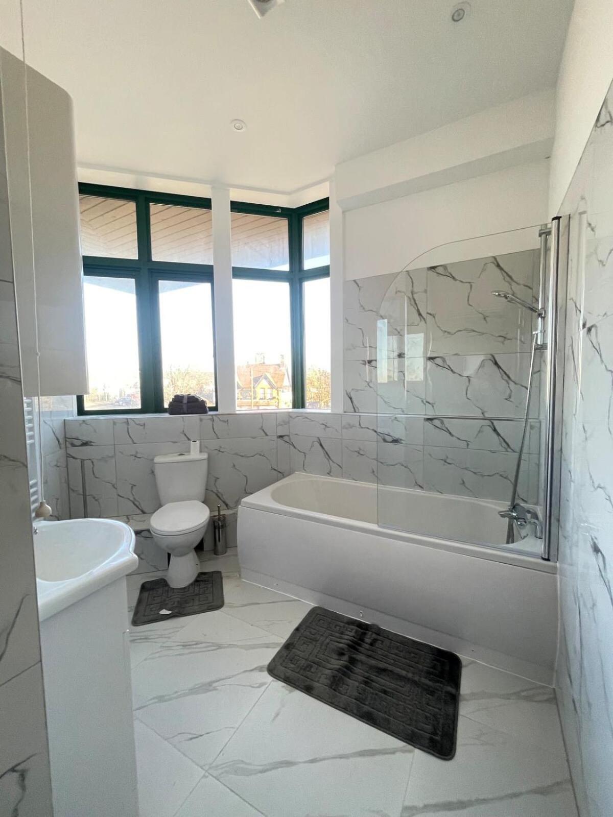1 Bedroom Apartment - Flitwick - Contractor Friendly - Tourist Ready - Full Kitchen - Wifi - Smart Tv - Sofa Bed - Free Parking - Ideal For Short Or Long Stays Екстериор снимка