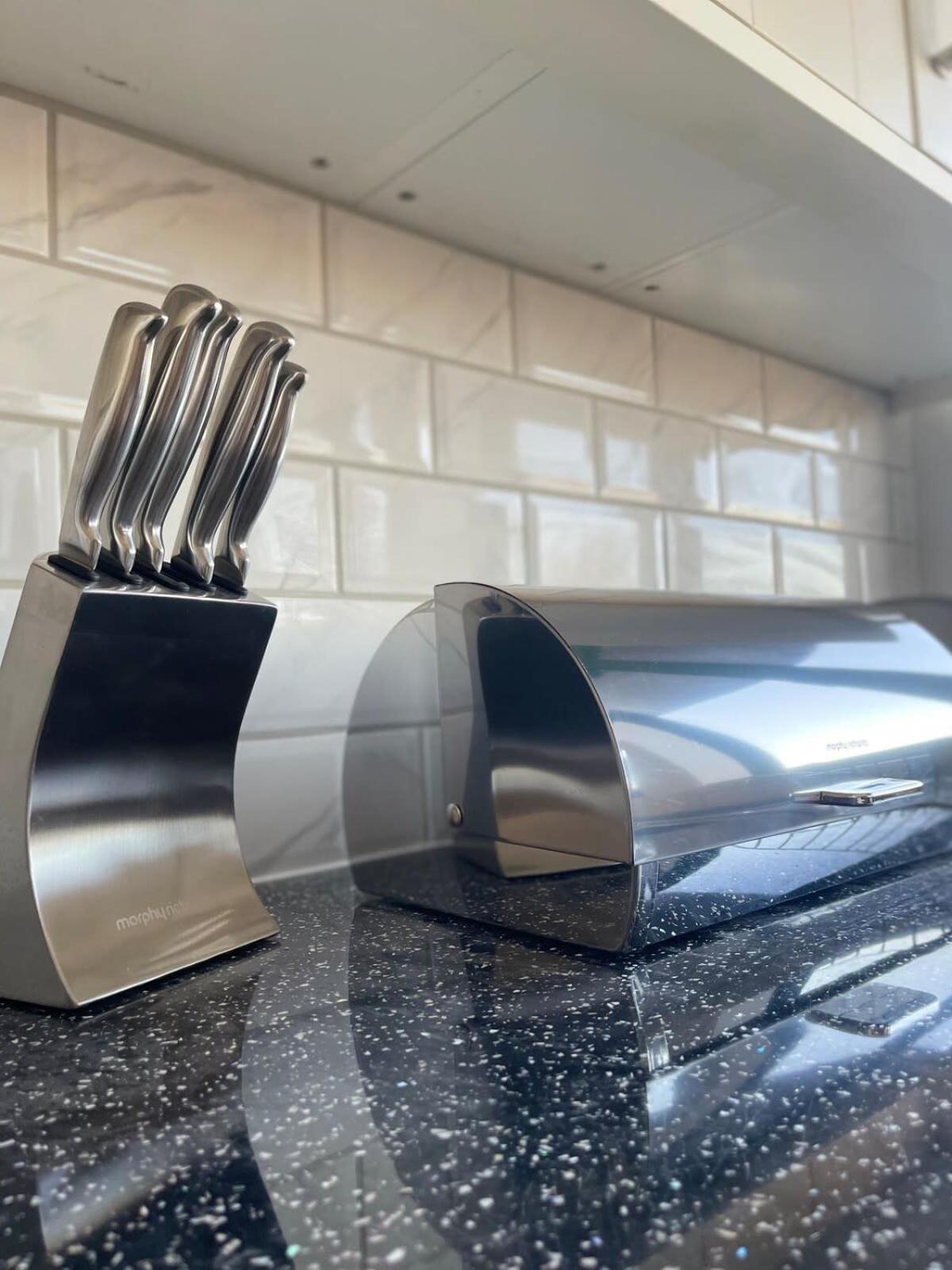 1 Bedroom Apartment - Flitwick - Contractor Friendly - Tourist Ready - Full Kitchen - Wifi - Smart Tv - Sofa Bed - Free Parking - Ideal For Short Or Long Stays Екстериор снимка